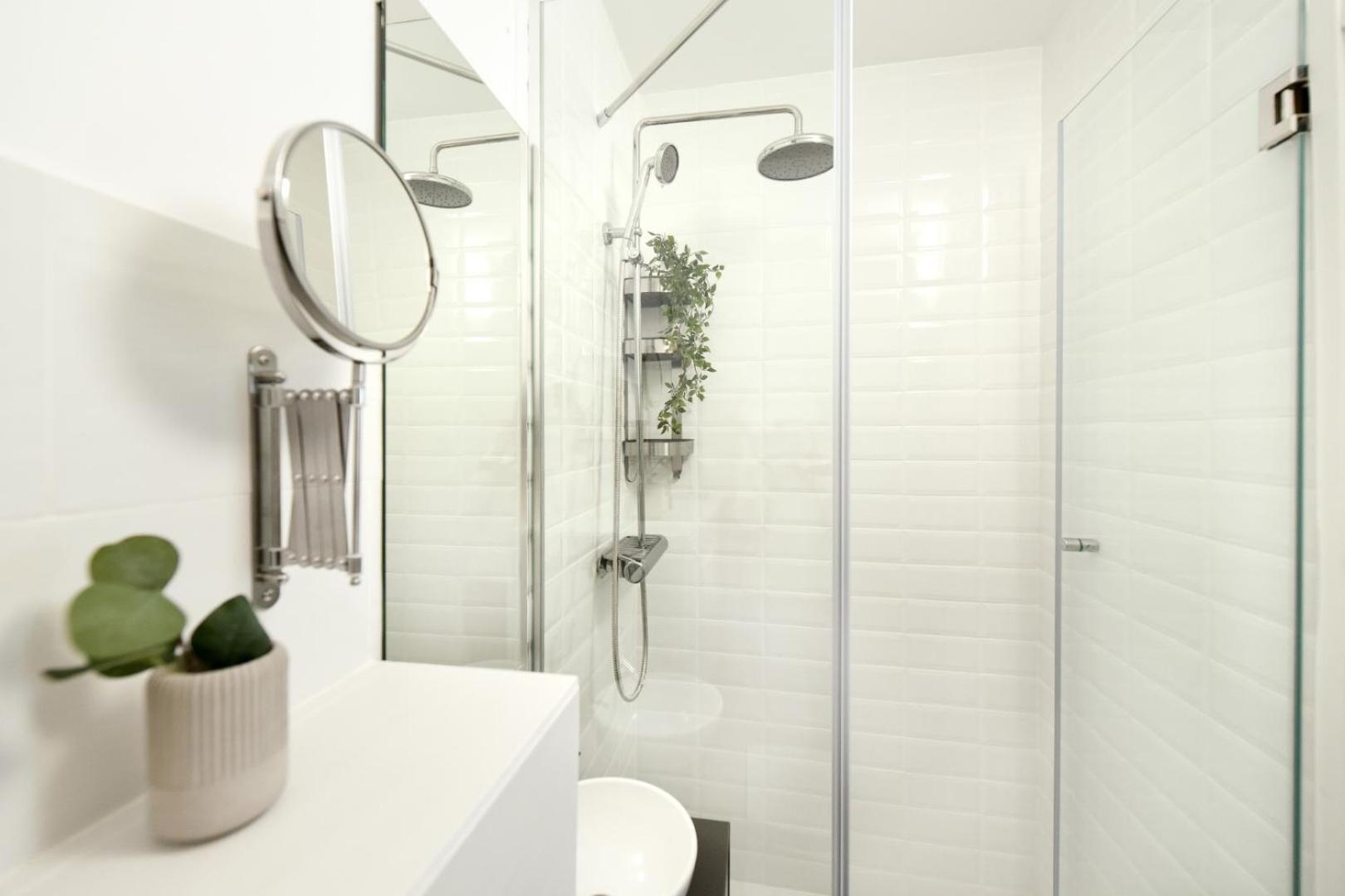 City Living At Its Best - Spacious 2 Bedroom Apartment On Calea Victoriei Bucarest Extérieur photo